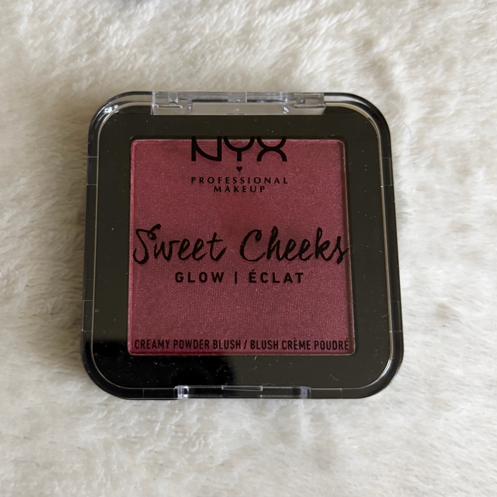 Nyx Red Riot Blush Duo View 5